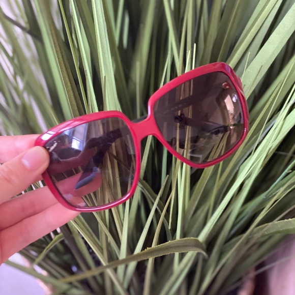 Gucci Accessories - Gucci sunglasses 💯 authentic

#gucci #sunglasses